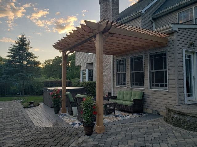 Big Kahuna 11x14 Pergola Kit Features
The Big Kahuna 11x14 pergola kit comes standard with:

 	Double 2x8 Beams
 	2x8 Mortised (Notched) Rafters
 	6x6 Mortised Posts
 	2x6 Decorative Angle Braces
 	2x2 Top Slats
 	Stainless Steel Hardware
 	Optional Galvanized Post Mounting Hardware

Select your options below to customize your pergola kit: Wood Type, Freestanding or Attached, Post Length and Post Mounting Method, End Shape, and Post Base Trim.