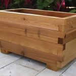 Medium cedar planter box
