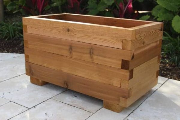 medium cedar planter box
