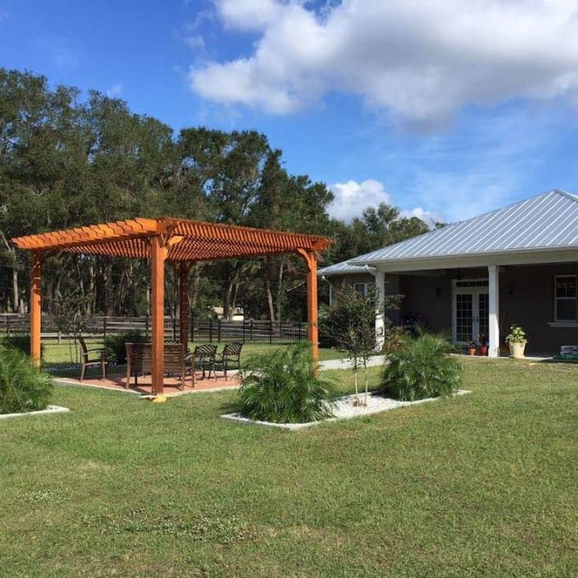 Freestanding 17x19 Cedar Freestanding Pergola – Big Kahuna